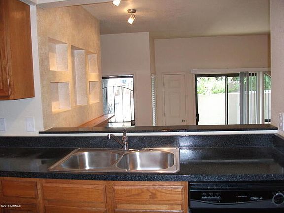 4th image of 2744 N Country Club Rd Unit 108