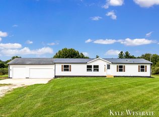13745 Steffensen Rd, Gowen, MI 49326