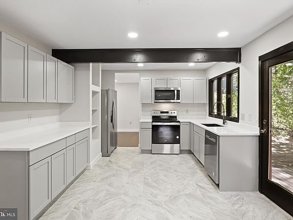 4th image of 12310 Persimmon Pl