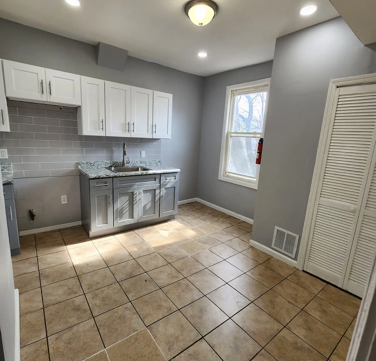 3 bed, $1,875 — Photo 2