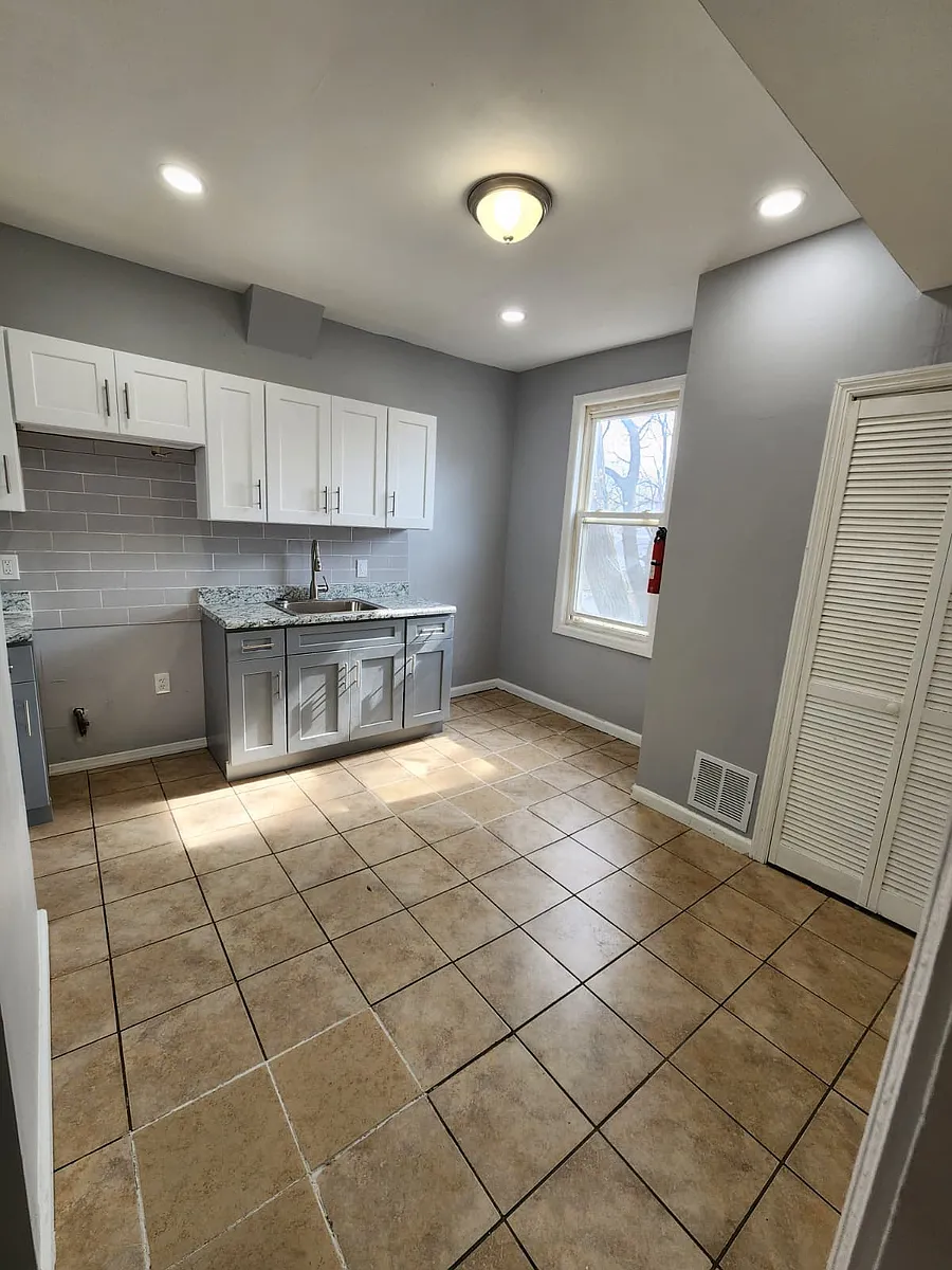 Building Photo - 80 Brookdale Ave #3