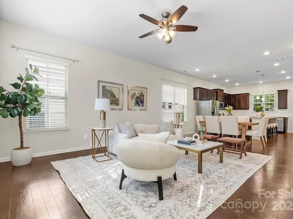 9324 Ainslie Downs St, Charlotte, NC 28273