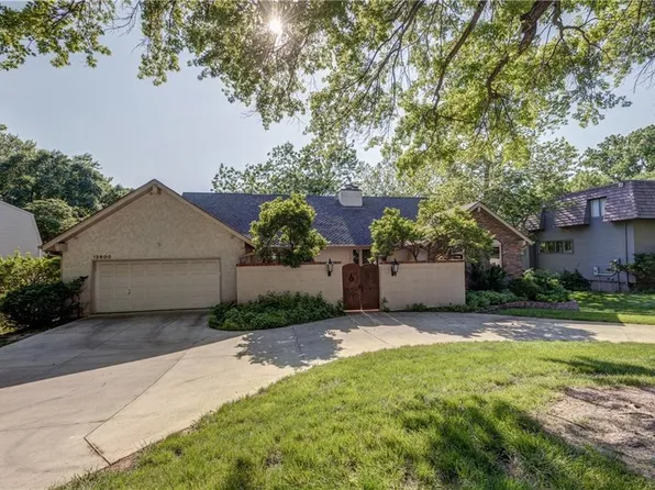 12600 Overbrook Rd, Leawood, KS 66209