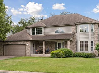 8141 Red Oak Ct, Mounds View, MN 55112