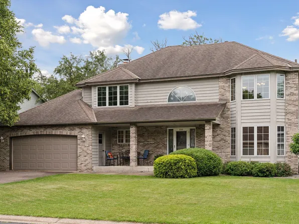 8141 Red Oak Ct, Mounds View, MN 55112