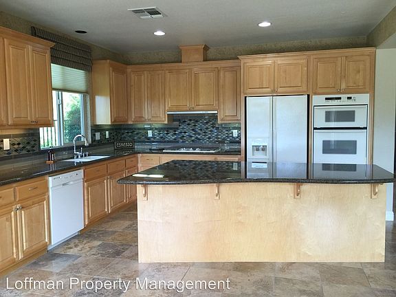 4th image of 1010 Gamay Dr