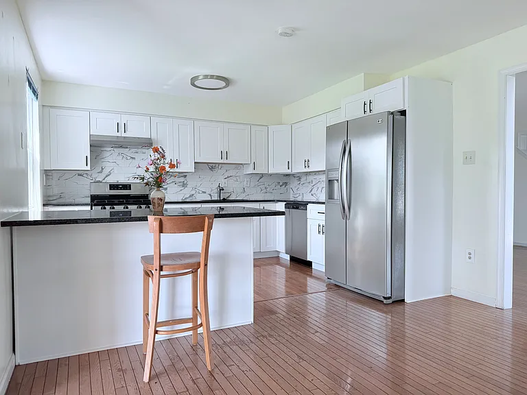 101 Jonathan Dr — Photo 8