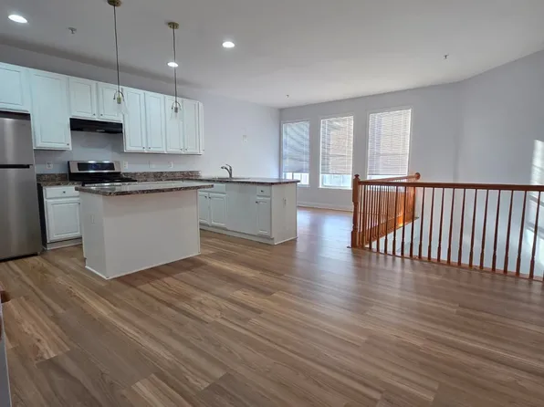 9127 Marlove Oaks Ln, Owings Mills, MD 21117