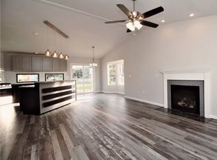 15 E Moro Dr, Moro, IL 62067