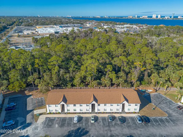 426 Banana Cay Dr APT I, South Daytona, FL 32119