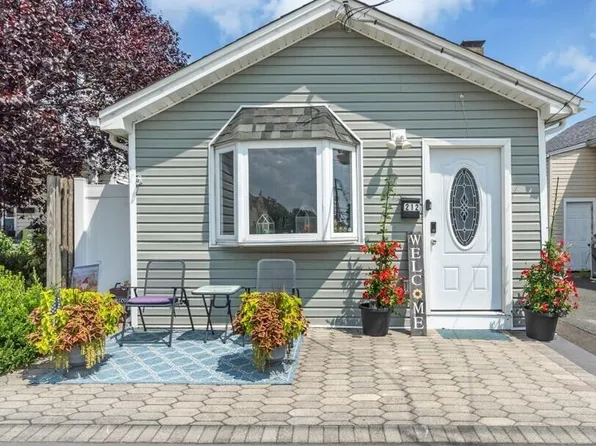 212 Atlantic Street, Keyport, NJ 07735