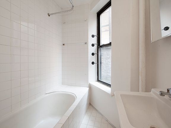 4th image of 52 E 7th St APT 1