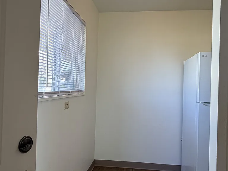 3435 Edgewood Rd — Photo 20