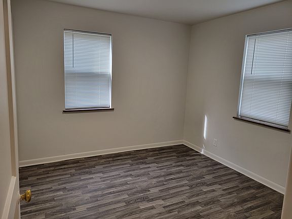5th image of 644 Elliott Ave