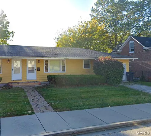 310 S 10th St Photo 1