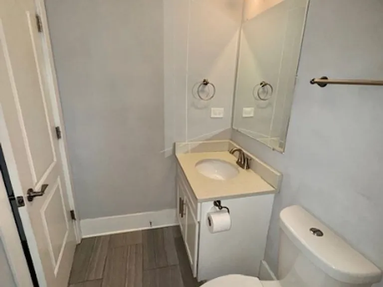 1722 West 21st Street — Photo 2