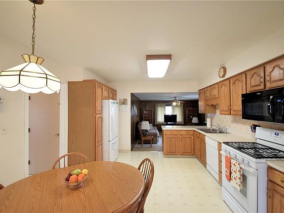 2nd image of 2772 Burden Dr