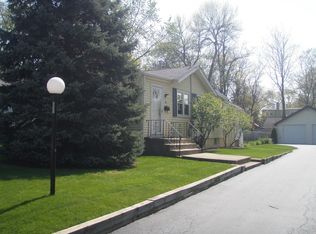 321 W Harrison Rd, Lombard, IL 60148