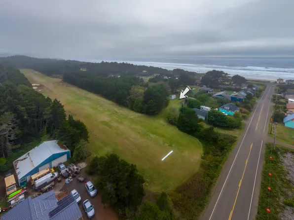 1041 SW Wakonda Beach Rd, Waldport, OR 97394