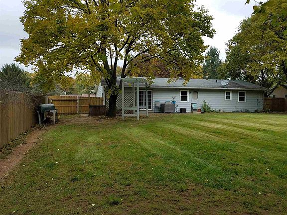 5th image of 18404 Brewster Dr