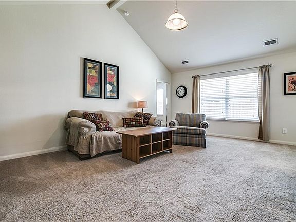 5th image of 3015 Guadalupe Dr