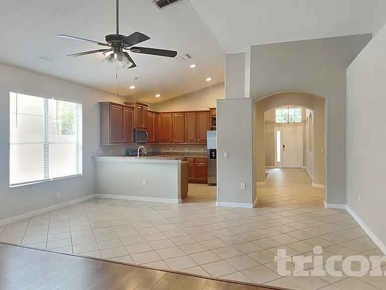 351 Fairmount Park Ct — Photo 5