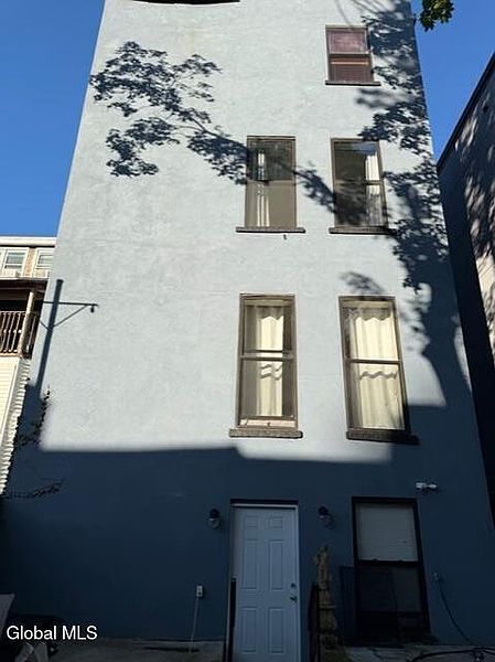 2nd image of 5 Cypress Street