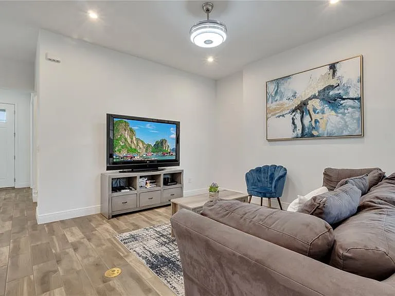 2069 Celebration Blvd — Photo 27