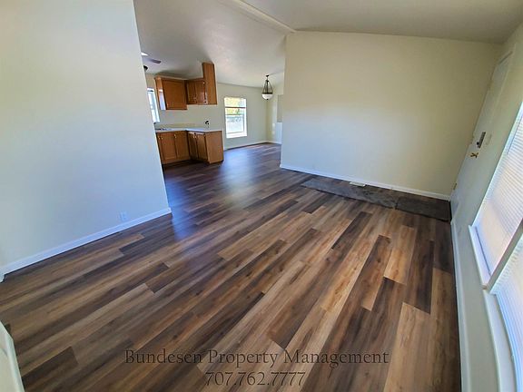 5th image of 2408 Magnolia Ave