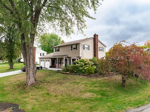 2nd image of 3 Clover Lane