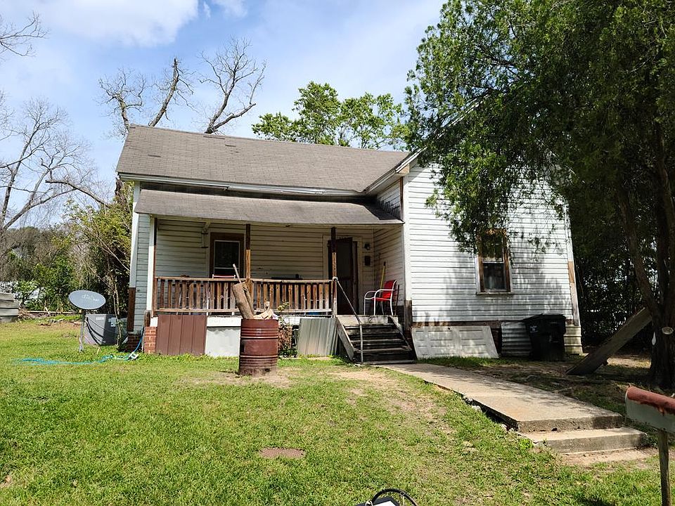 2nd image of 913 Ethel St