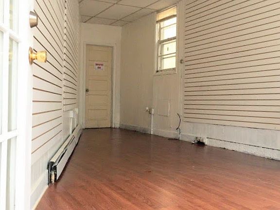 2nd image of 418 Delaware Ave