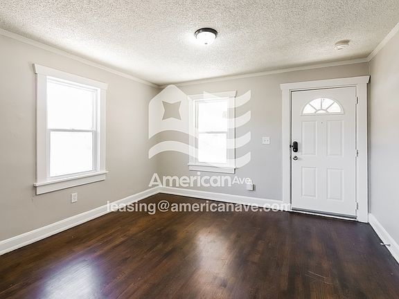 256624_003_wm_-_living_room_13207807.jpg