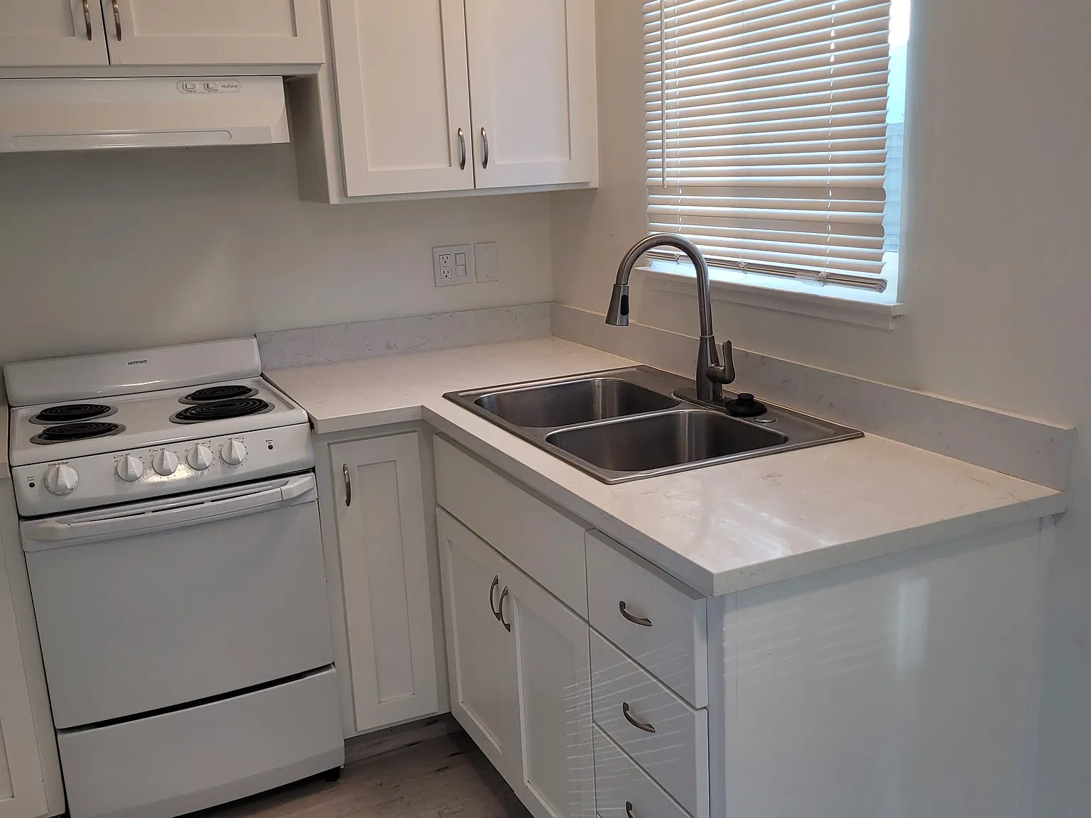 1 bed, 575 sqft, $1,900 — Photo 4