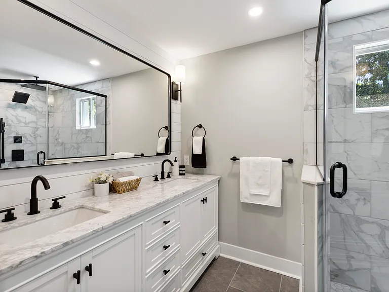 1110 W Valley Rd — Photo 43