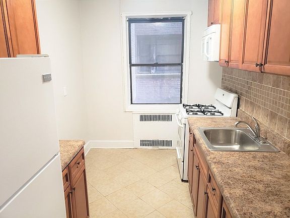5th image of 312 E 21st St APT 1A