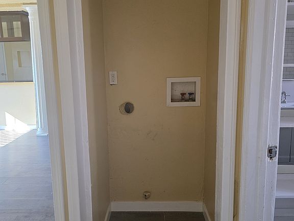 3rd image of 1144 W 93rd St
