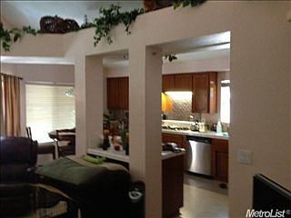 4th image of 303 Silberhorn Dr