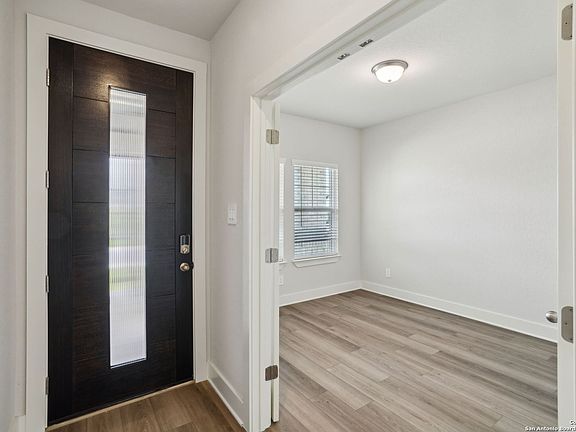 5th image of 5712 Beths Way