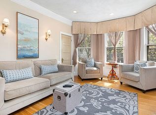 8 Oakview Ter, Boston, MA 02130
