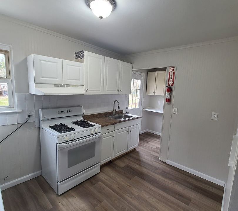 1st image of 1319 Marshall St
