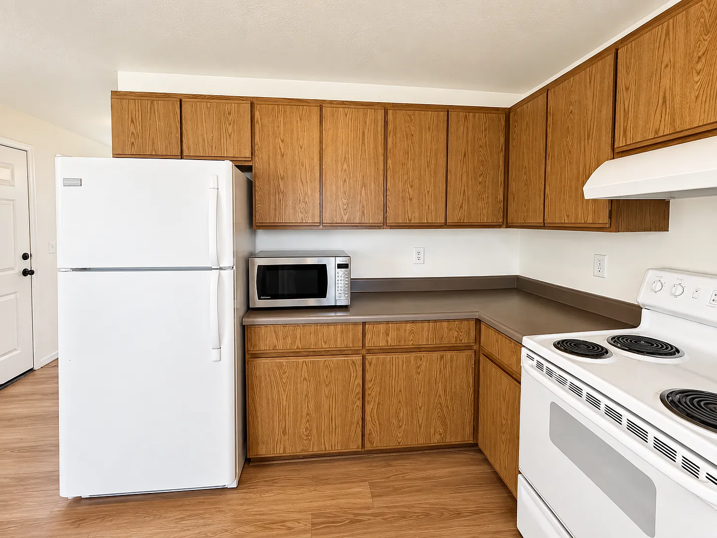 2 bed, 822 sqft, $1,400 — Photo 3