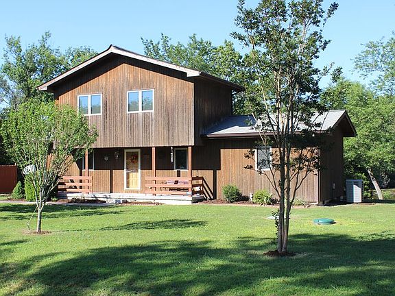 3rd image of 352 Peninsula Dr