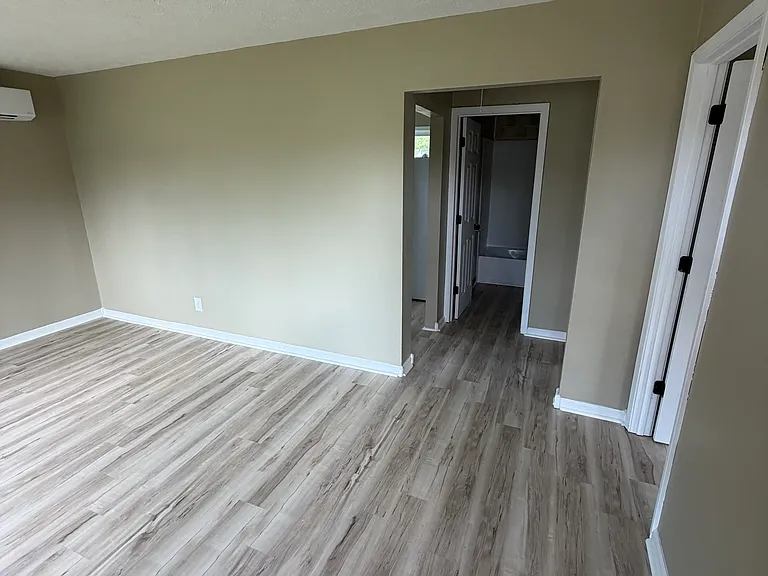 2800 Goodman St #1 — Photo 3