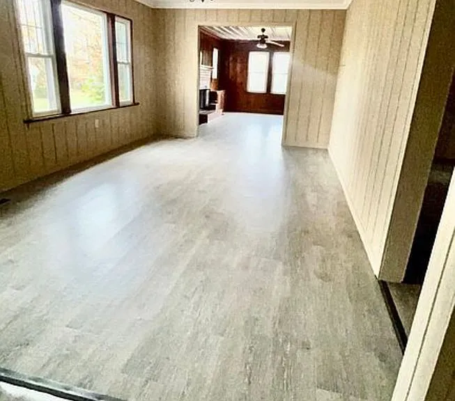 1009 Broadway St — Photo 3