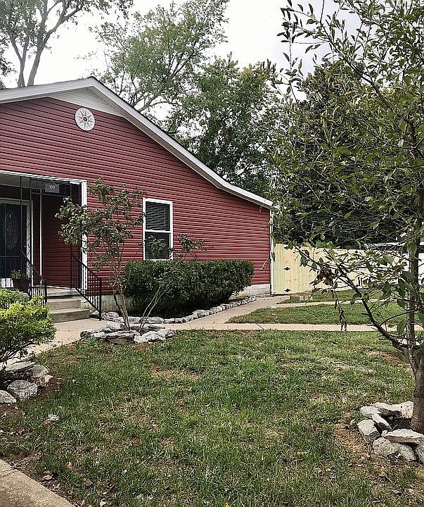 1st image of 310 E McKnight Dr