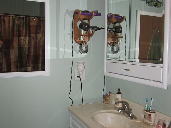 5th image of 406 E Livingston St
