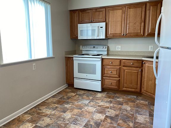 4th image of 29102 Tessmer Ct #1