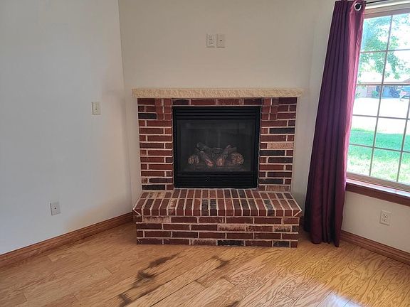 5th image of 2214 Cottonwood Ct