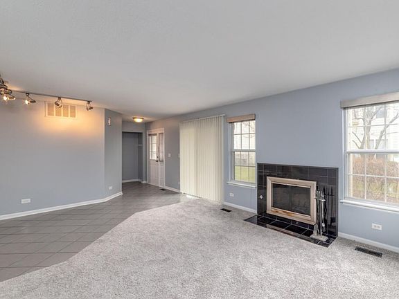 4th image of 366 W Hamilton Ln #171